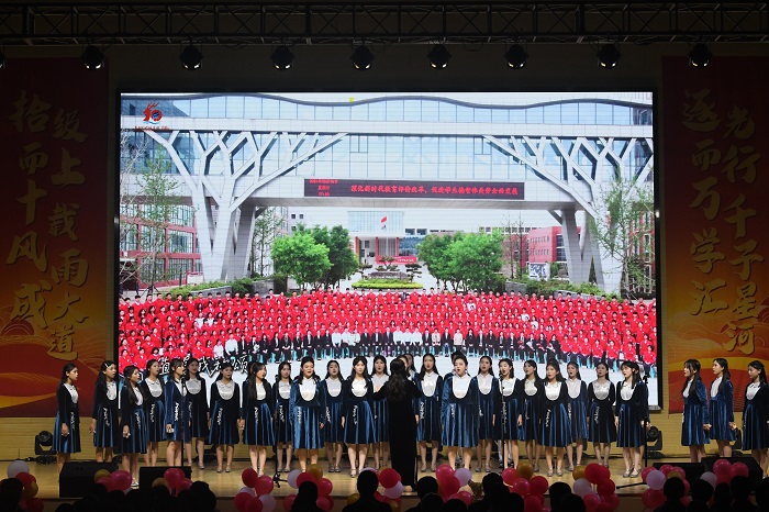 1762823196532069542.jpg 14.世界赠与我的.jpg