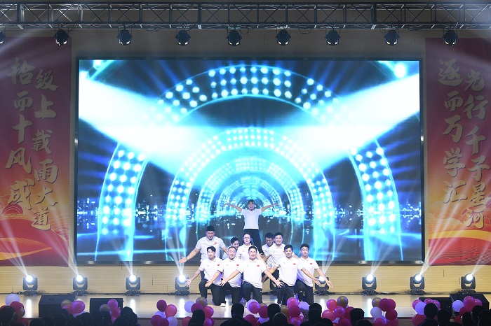 1762823260786072935.jpg 20.快乐向前冲.jpg